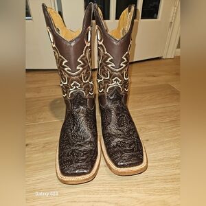 Mens size 9.5d square toe boots
